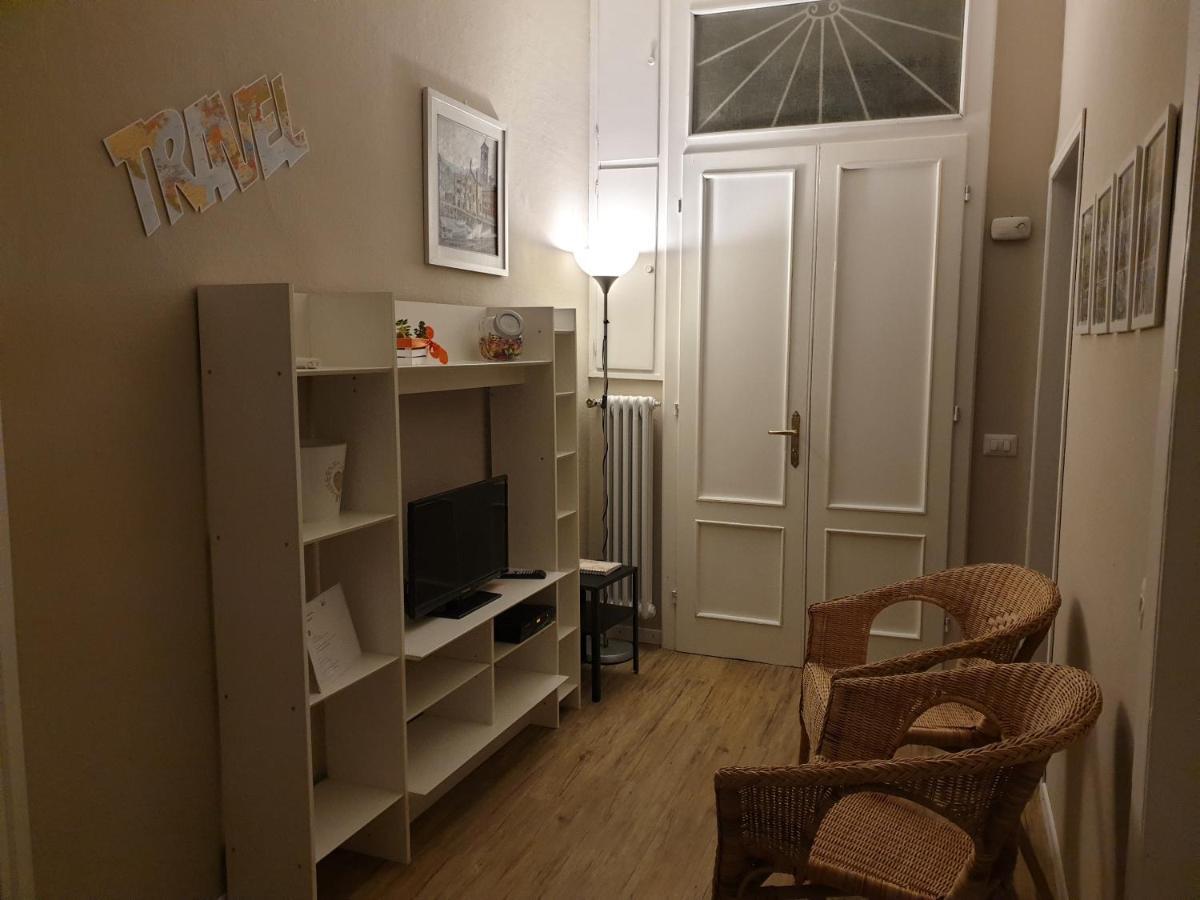 Voi Da Noi Intero Appartamento Con Parcheggio Privato Torno Exterior foto